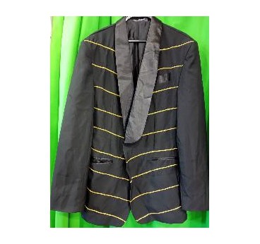 -CHAQUETA NEGRA CON CORDONES DORADOS 42