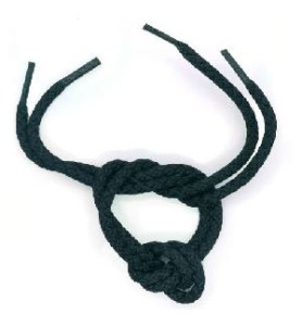 -JUEGO DE CORDONES NEGROS