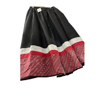 -FALDA REGIONAL NEGRA 18