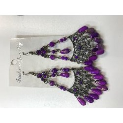 PENDIENTE LARGO LUNA MORADO