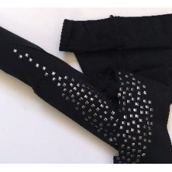 -PANTY NEGROS CON TACHUELAS