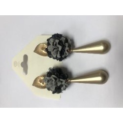 PENDIENTE LAGRIMA DORADA Y FLOR NEGRA