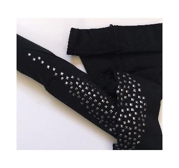 -PANTY NEGROS CON TACHUELAS