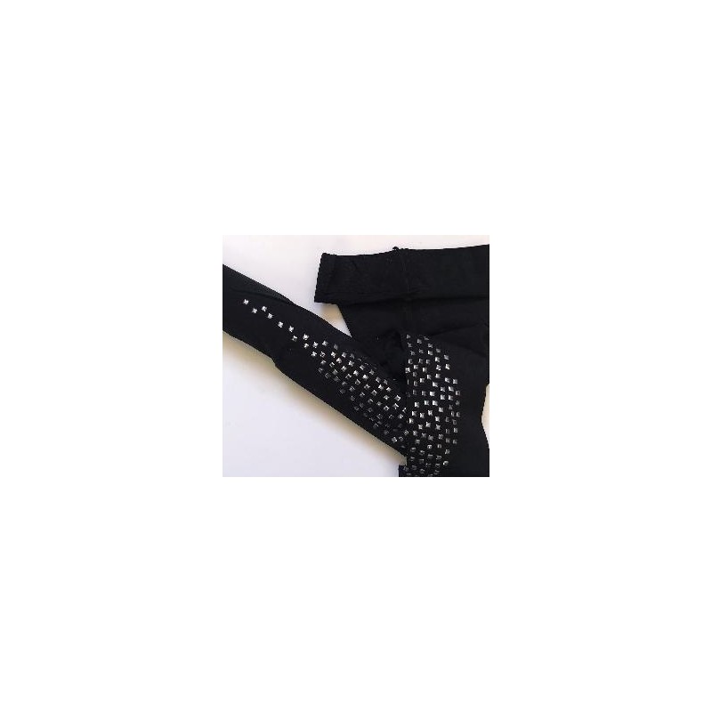 -PANTY NEGROS CON TACHUELAS