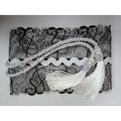 FAJIN TUL BORDADO NEGRO CON PASAMANERÍA BLANCA