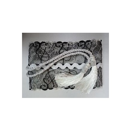 FAJIN TUL BORDADO NEGRO CON PASAMANERÍA BLANCA