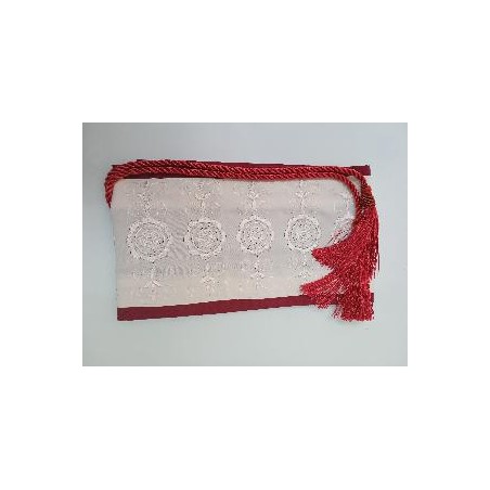 FAJIN TUL BORDADO CRUDO SOBRE GRANATE