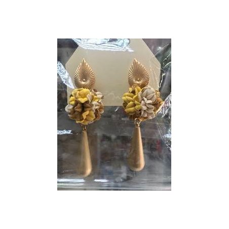 PENDIENTE LAGRIMA DORADA Y FLOR MOSTAZA